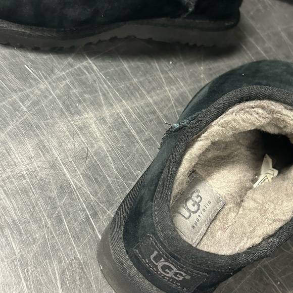 Ugg Slippers Size 5 Women - Picture 4 of 10